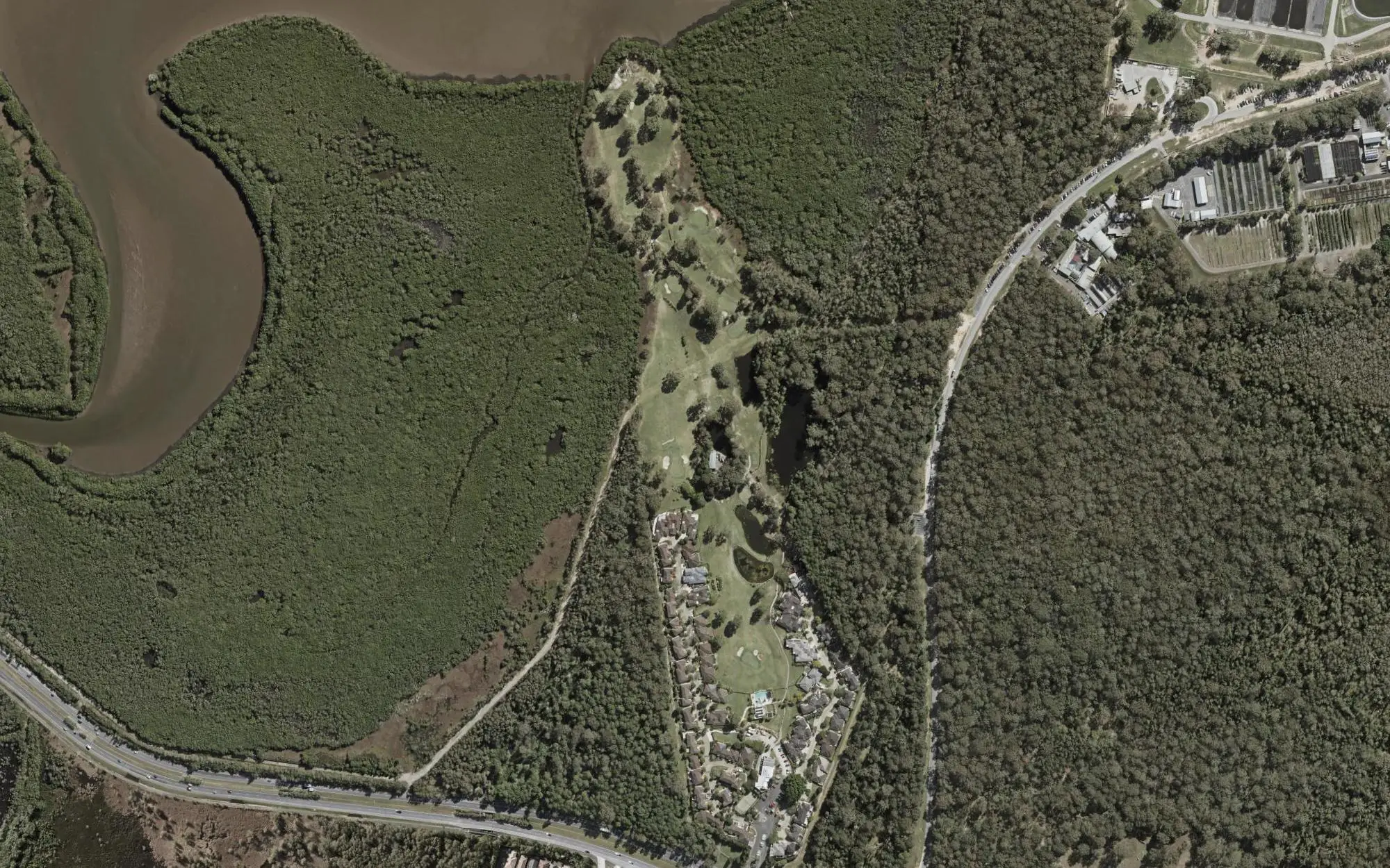 Aerial photo of Lakeside Country Club
