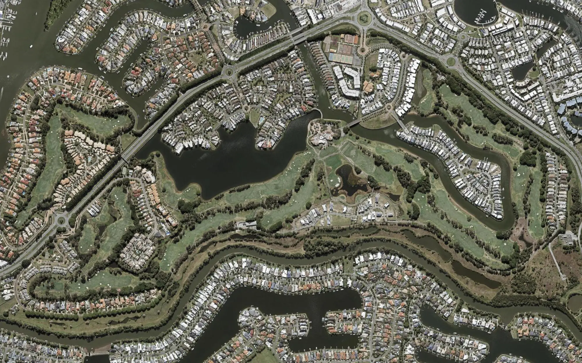 Aerial photo of Links Hope Island