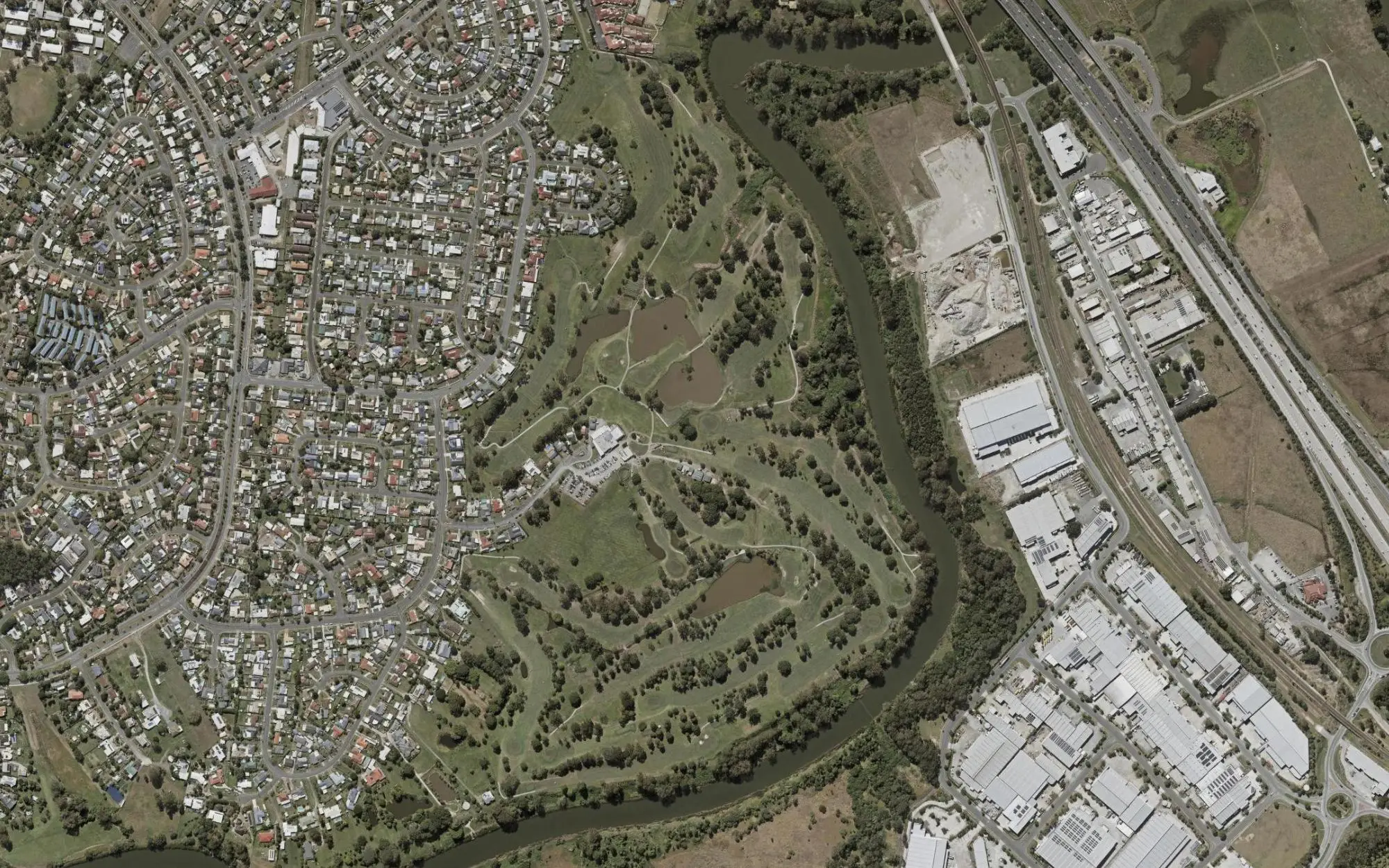 Aerial photo of Mount Warren Park Golf Club