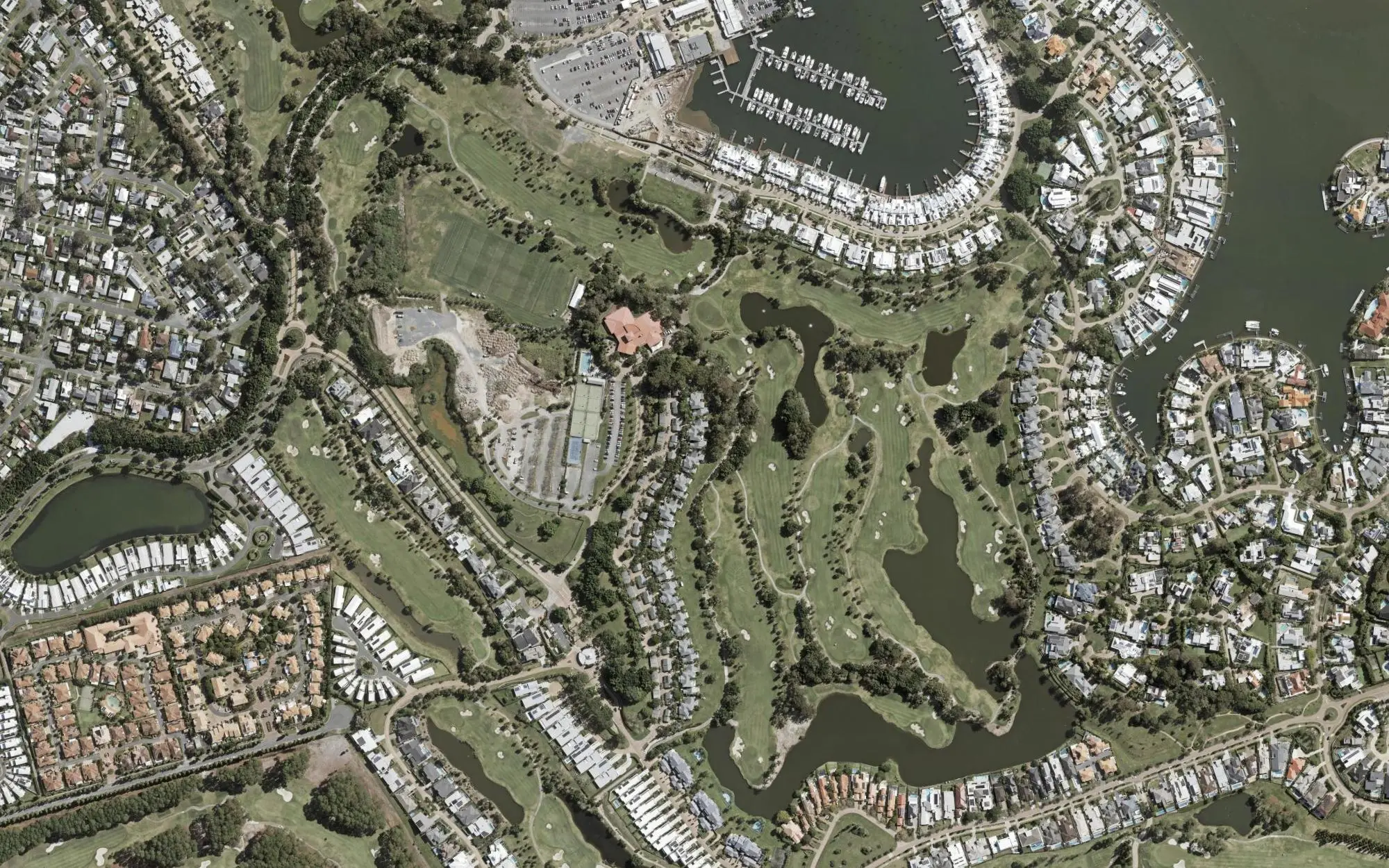 Aerial photo of Sanctuary Cove – The Palms
