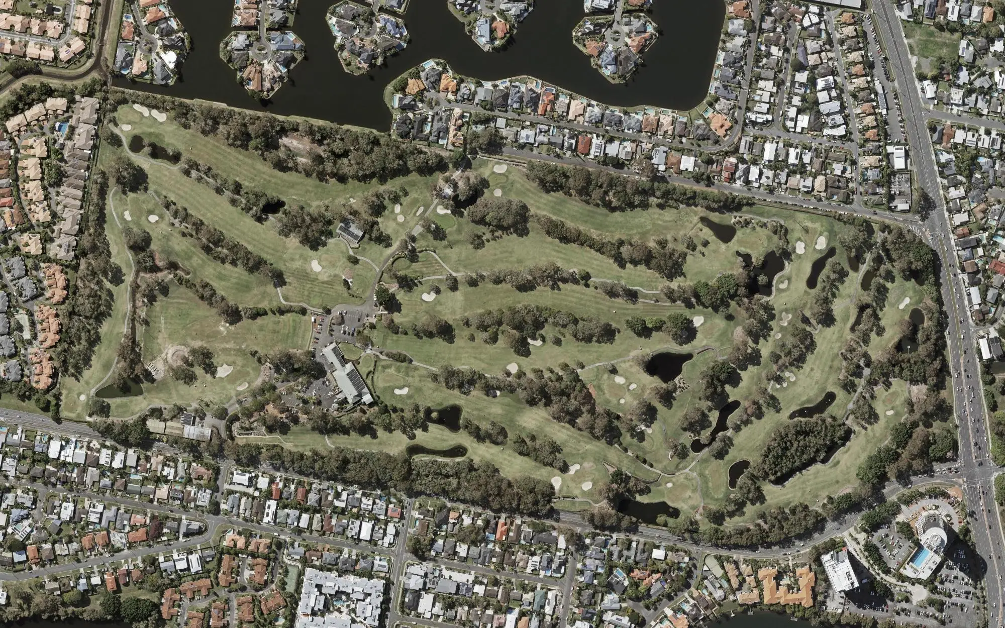 Aerial photo of Southport Golf Club with holes numbered at each tee