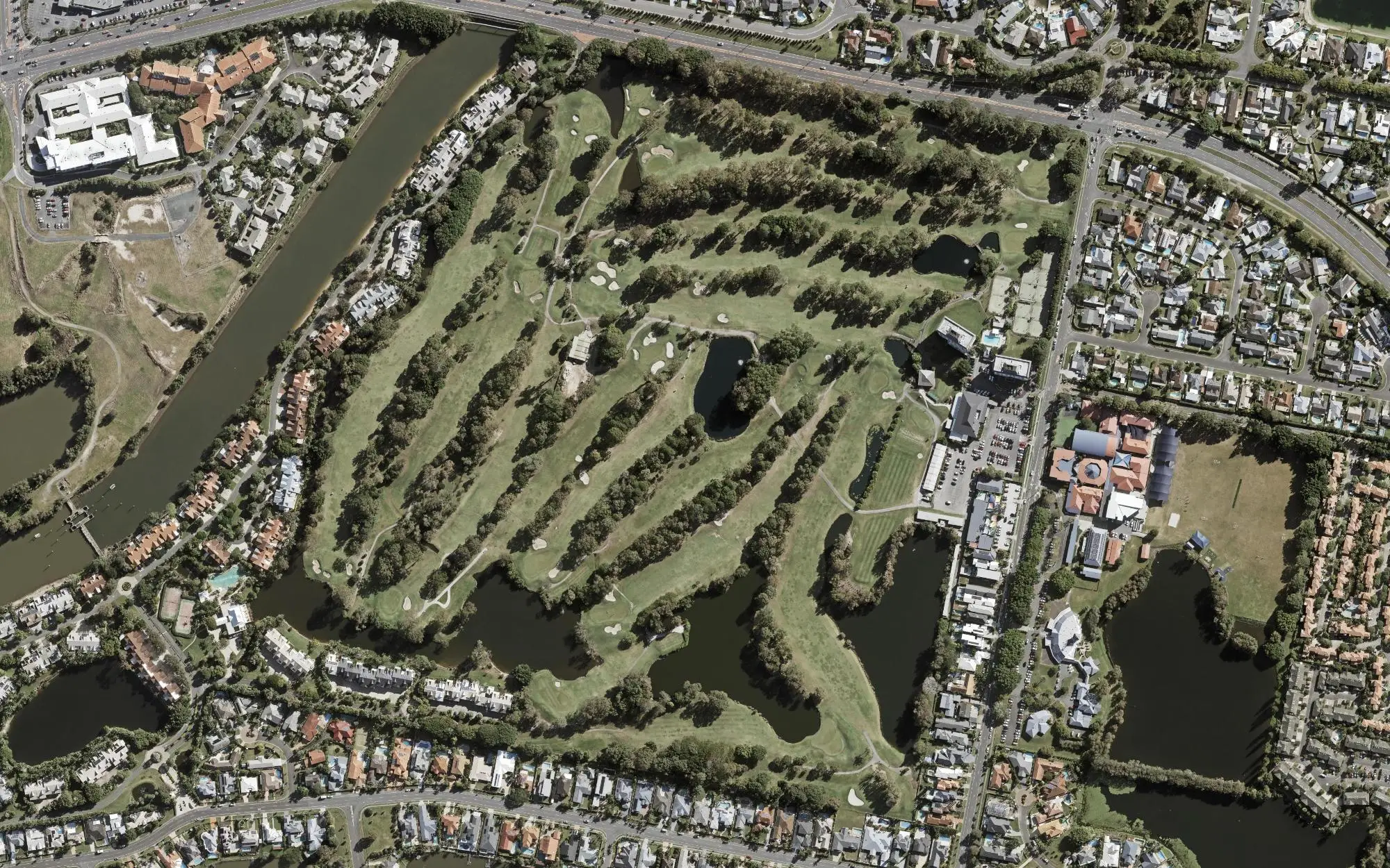 Aerial photo of Surfers Paradise Golf Club with holes numbered at each tee